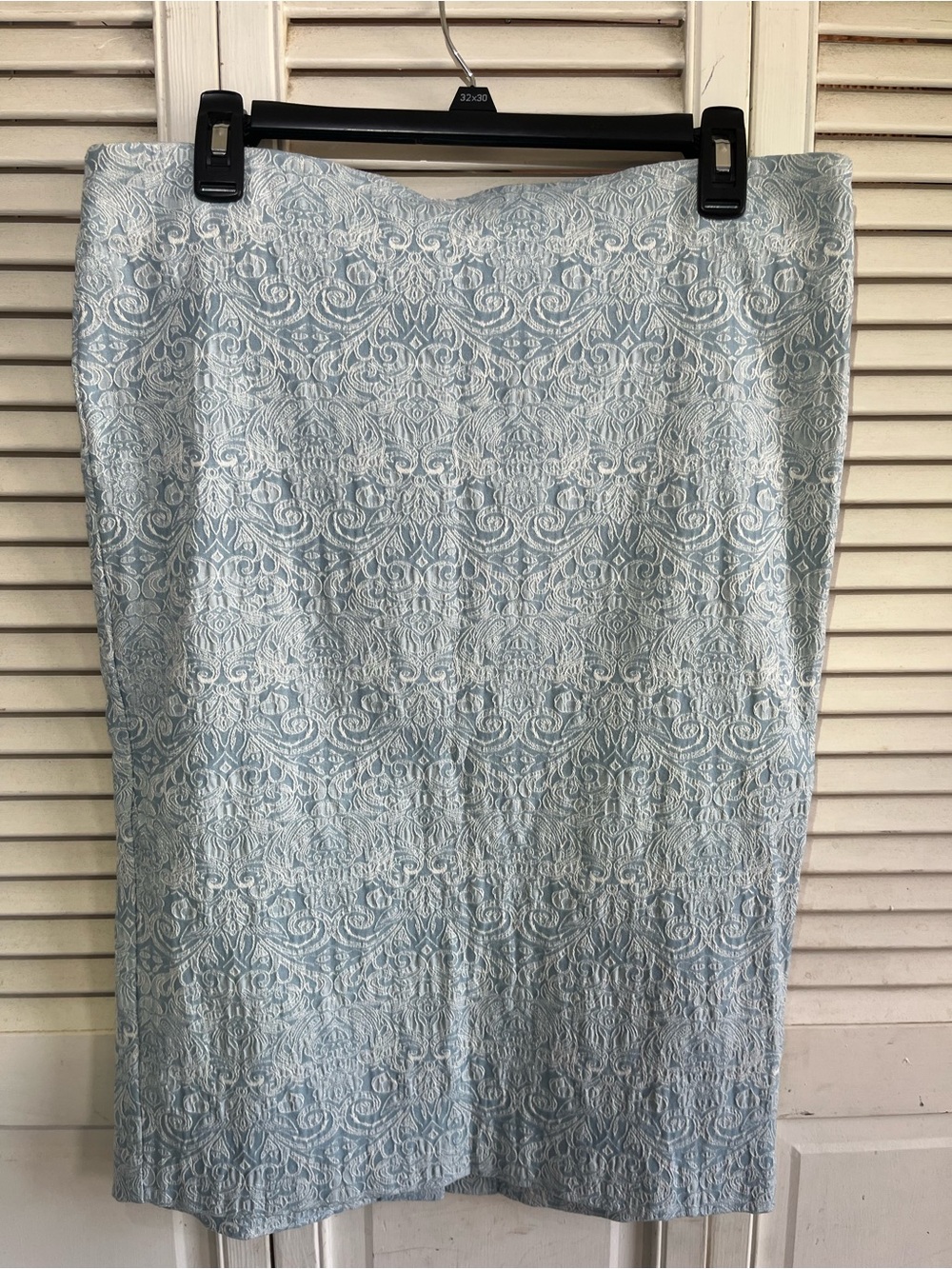Light Blue Lace-Pattern Stretch Pencil Midi Skirt